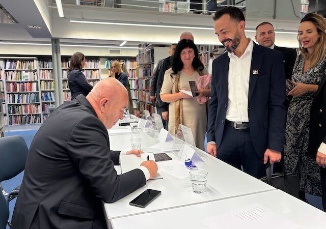 Promocija knjige, Peđa Mišić